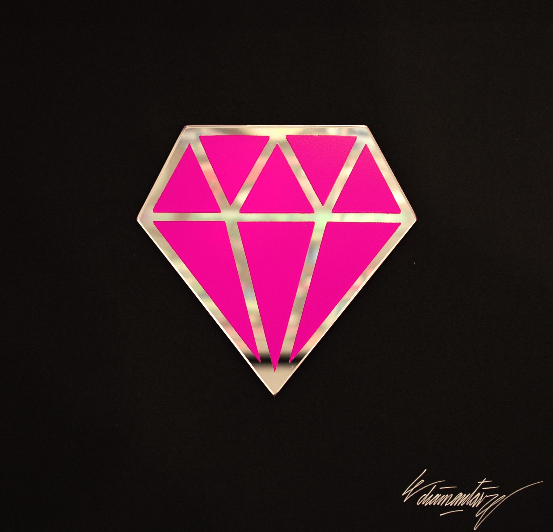 Le Diamantaire, Street Diamond - Rose Fluo Le Diamantaire, Street Diamond - Rose Fluo