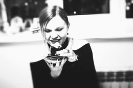 Photographie, Portrait of a girl and a cake, Elena Bandurka