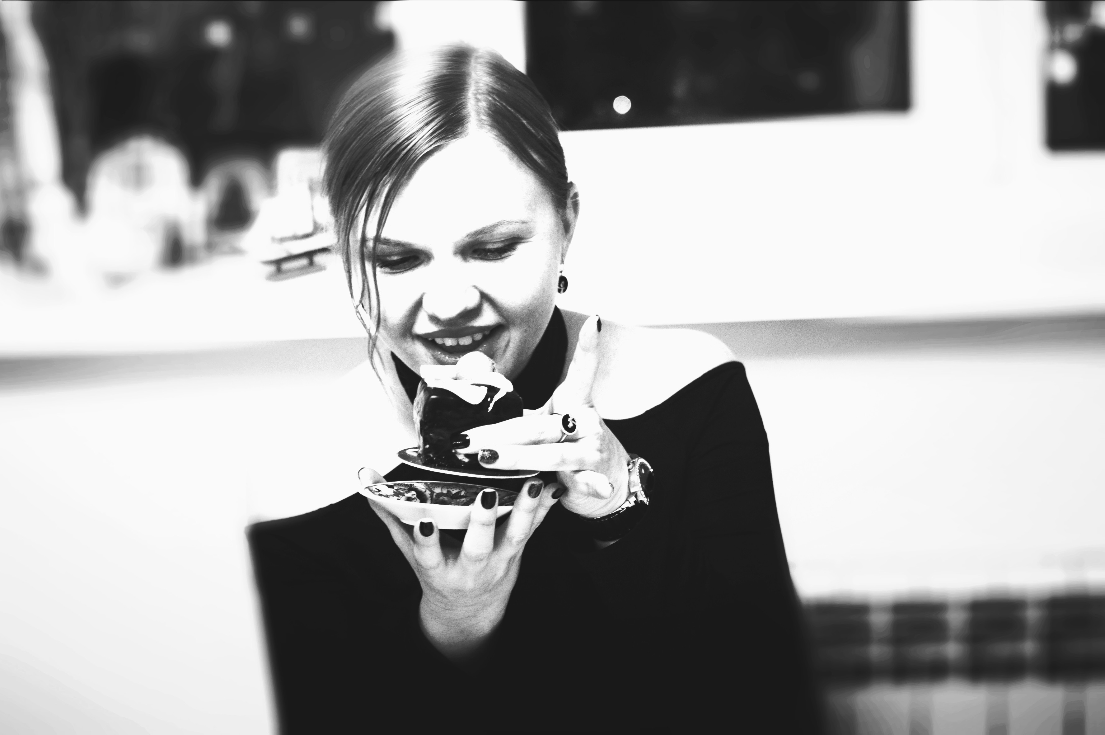 Elena Bandurka, Portrait of a girl and a cake Elena Bandurka, Portrait of a girl and a cake