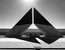 Pyramidal - Archi-Lines Series, Anna Levesh