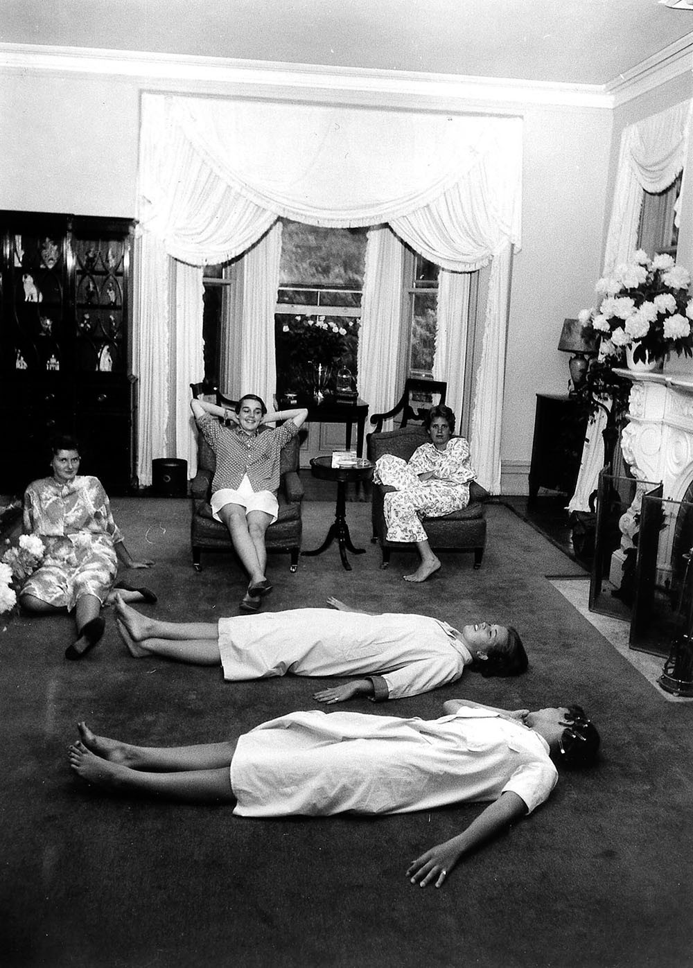 Pierre Boulat, Séance de relaxation chez les Rowan à Chicago Pierre Boulat, Séance de relaxation chez les Rowan à Chicago