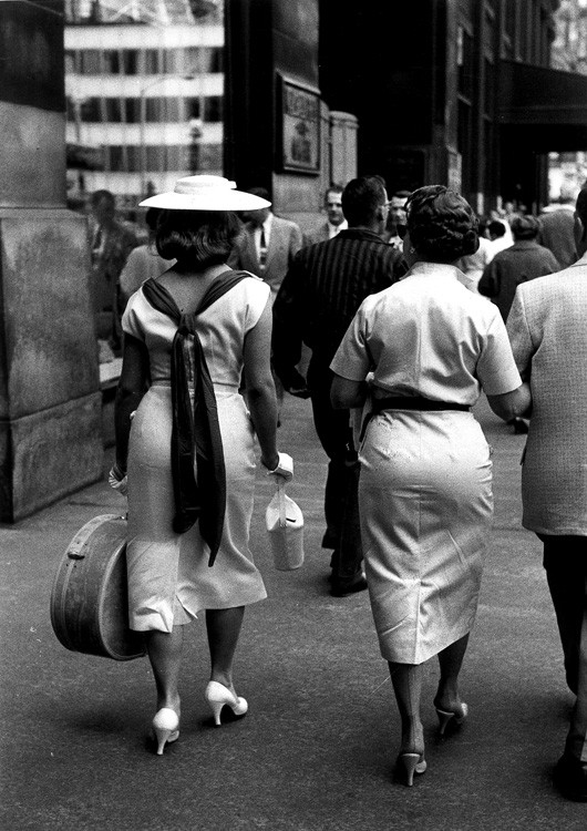 Pierre Boulat, Callipyges dans une rue de New York Pierre Boulat, Callipyges dans une rue de New York