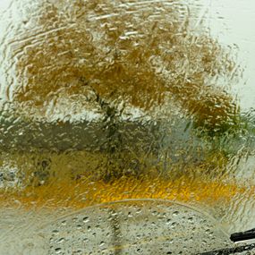 Fotografien, Rain on Car Windshield, Wisconsin USA, Dennis Church