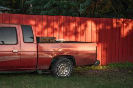 Photographie, Red Truck and Fence, Florida USA, Dennis Church