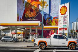 Photographie, Mural, Gas Station and Truck, Miami, Florida, Dennis Church
