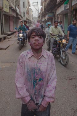 Fotografien, Young Boy With Motos India, Hervé All