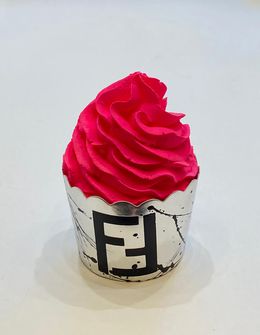 Luxecake Fendi rose fluo/chrome, Taydna