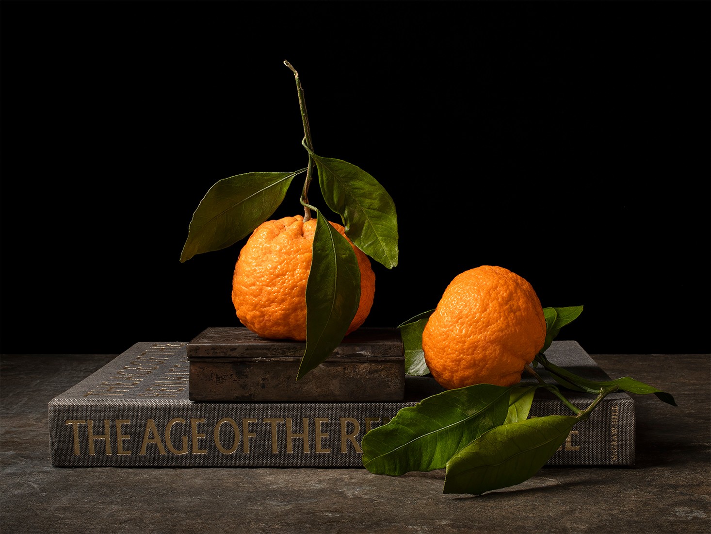 Dora Franco, Mandarinas con Libro. From Bodegon Series Dora Franco, Mandarinas con Libro. From Bodegon Series