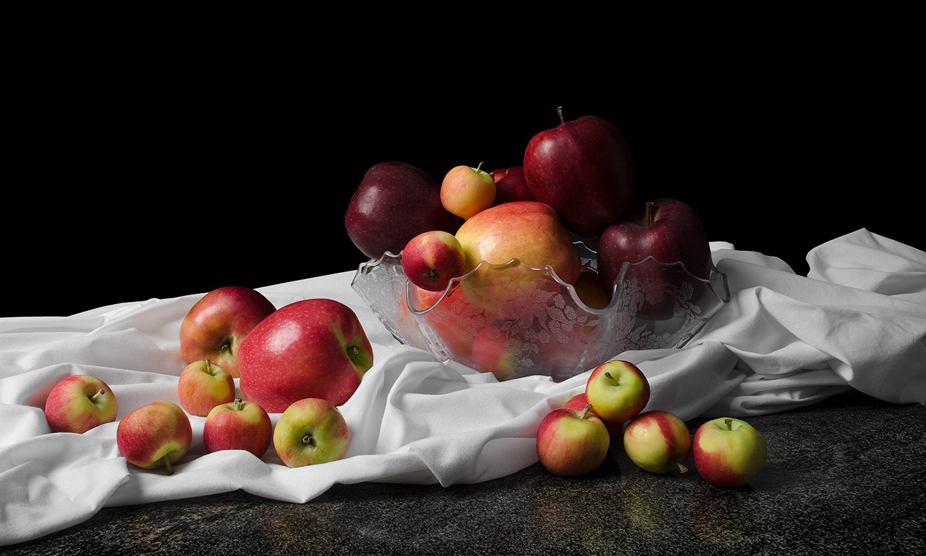 Dora Franco, Manzanas. From The Bodegones series Dora Franco, Manzanas. From The Bodegones series