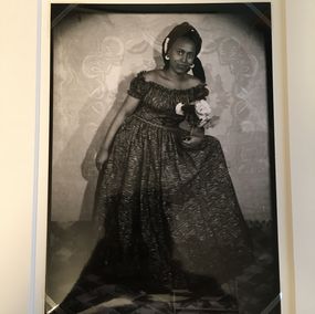 Jeune femme en camisole influencée par la mode sénégalaise, Seydou Keita