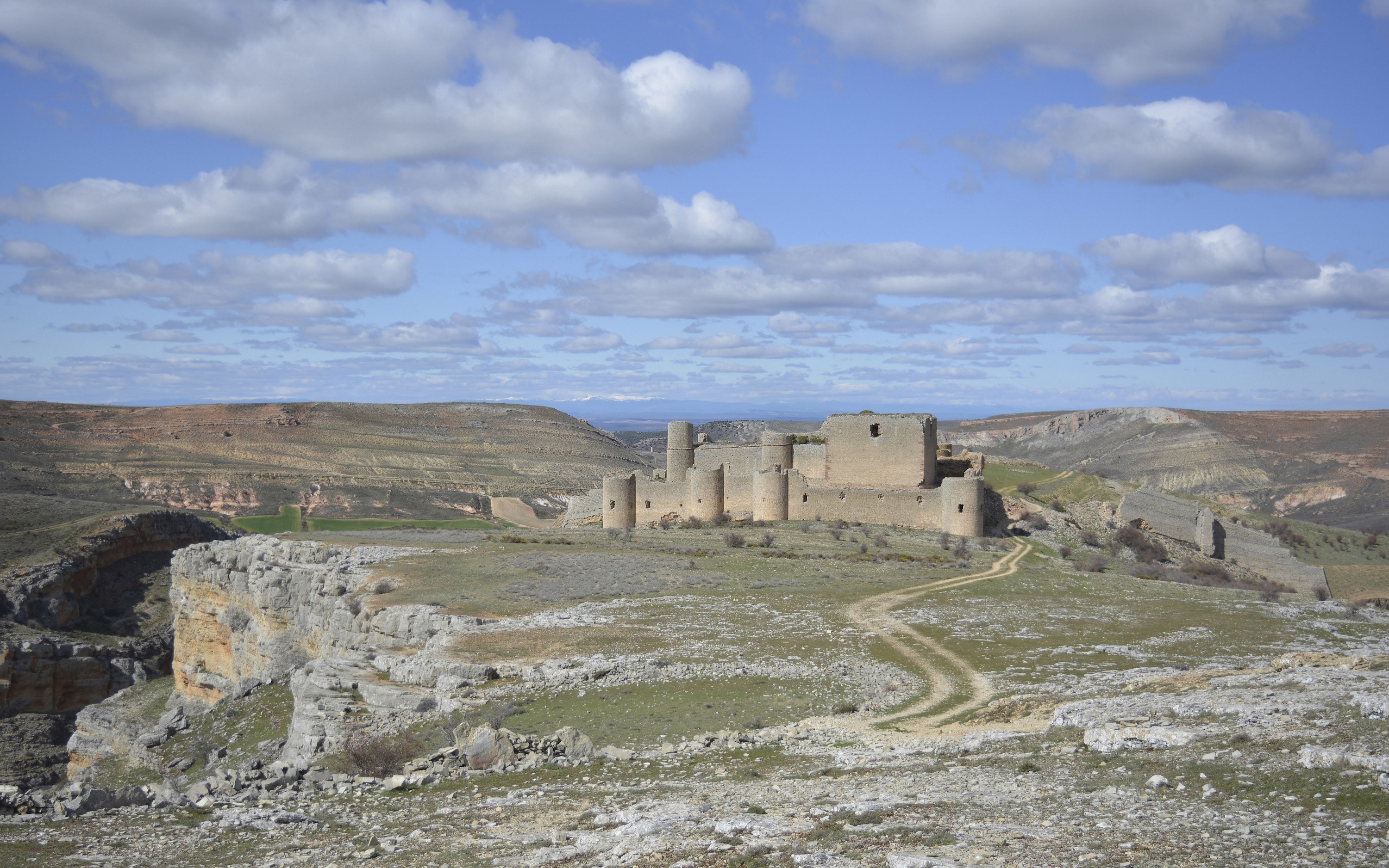 Mario Pascual Cámara, Castle Mario Pascual Cámara, Castle