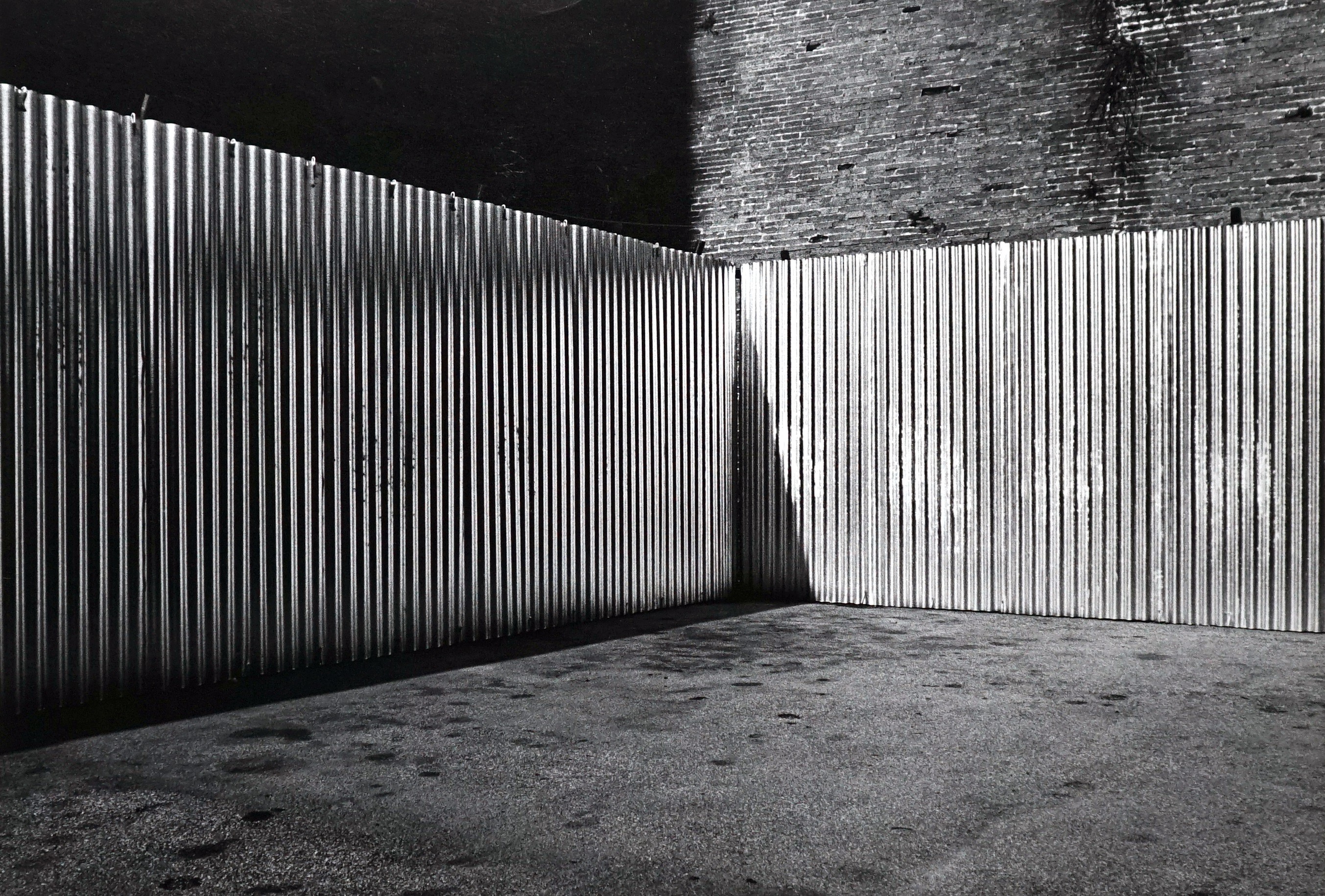 Jörg Krichbaum, Coffret Lines - Tiré à part # 1 (Une palissade en métal - Florence, Italie) Jörg Krichbaum, Coffret Lines - Tiré à part # 1 (Une palissade en métal - Florence, Italie)