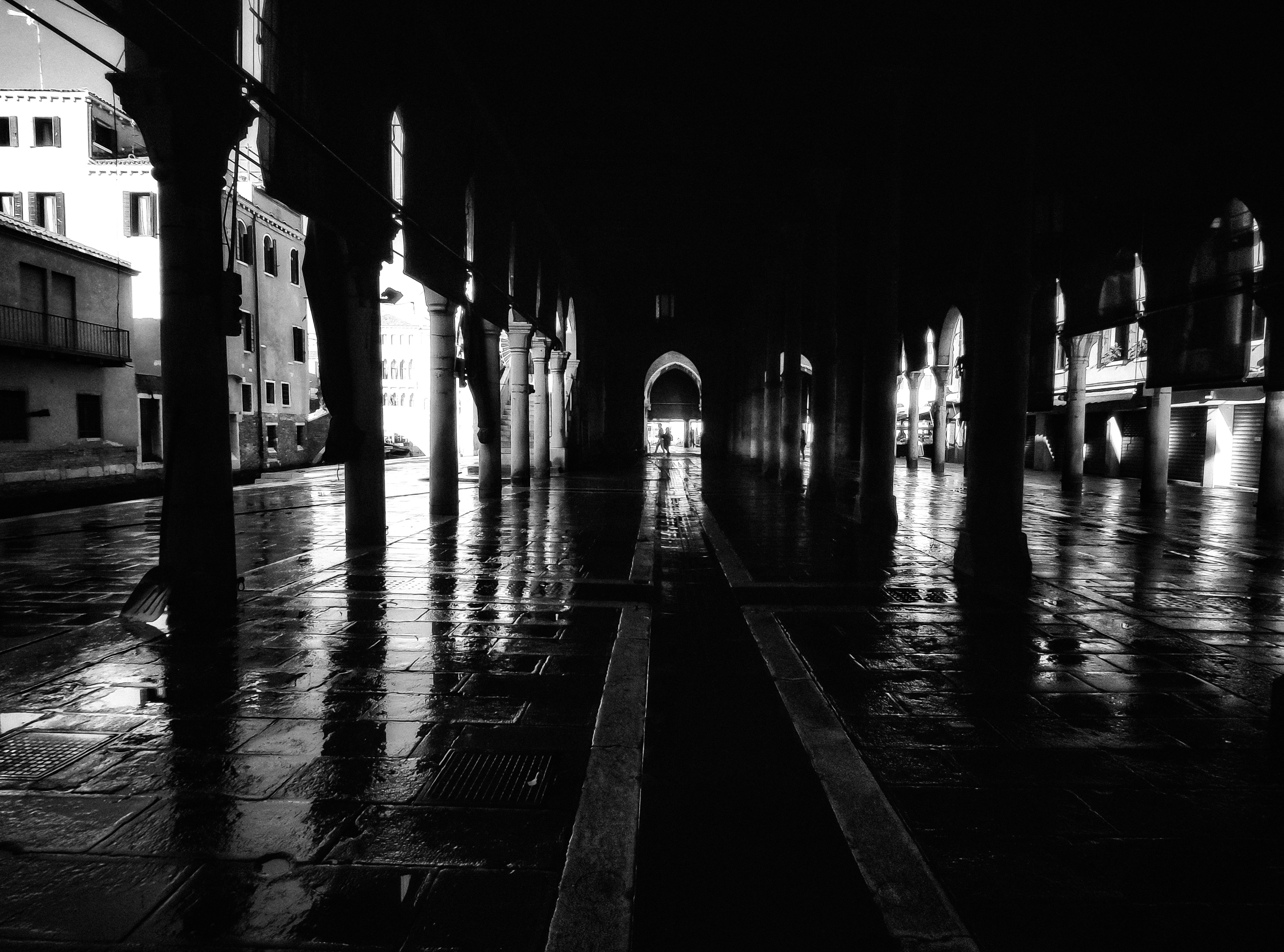 Dominique Leroy, Lavage du marché aux poissons. Venise 2 Dominique Leroy, Lavage du marché aux poissons. Venise 2