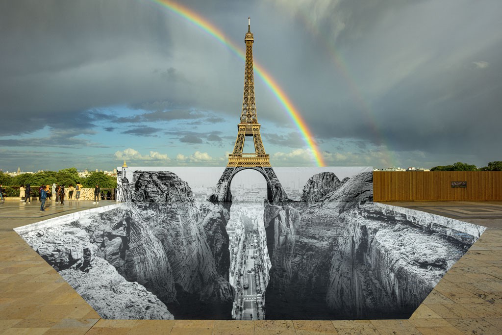 JR, Trompe L'oeil, les falaises du Trocadéro 21 mai 2021 20h03 JR, Trompe L'oeil, les falaises du Trocadéro 21 mai 2021 20h03