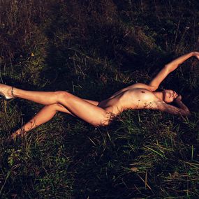 Sunbath in the grass, Majo Jurcik
