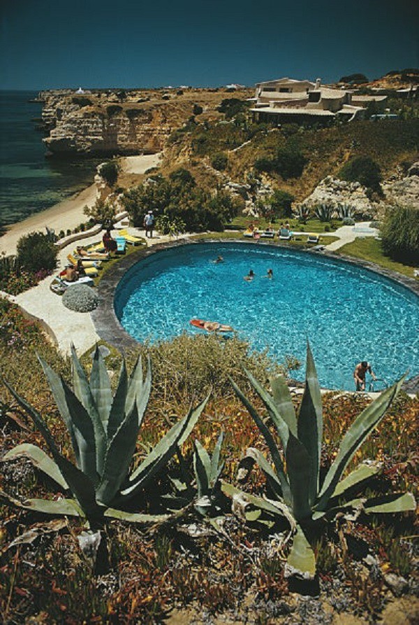 Slim Aarons, Algarve Hotel Pool Slim Aarons, Algarve Hotel Pool