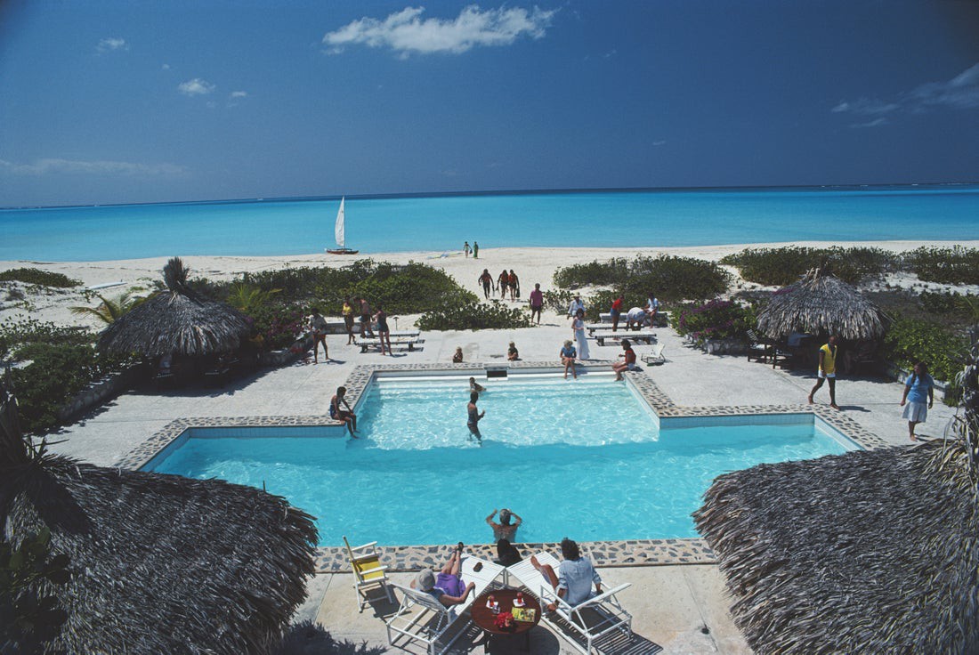Slim Aarons, Swimming pool on the beach Slim Aarons, Swimming pool on the beach
