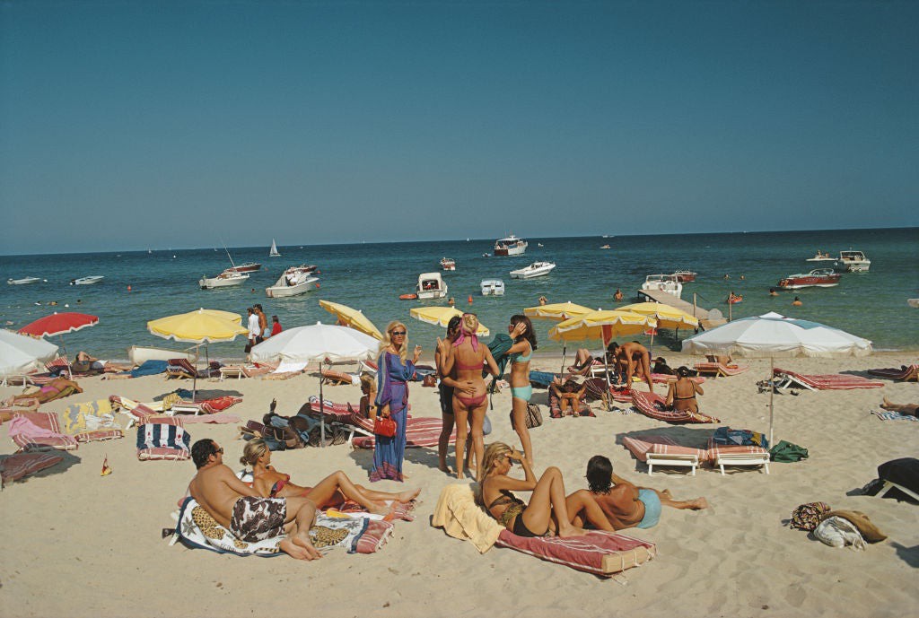 Slim Aarons, Saint-Tropez Beach Slim Aarons, Saint-Tropez Beach