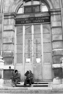 Fotografien, Ministère de l'Economie et des Finances, place du Carrousel, Paris , années 1950-1960, Maurice Bonnel