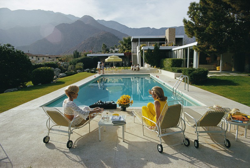 Slim Aarons, Poolside Pairs Slim Aarons, Poolside Pairs