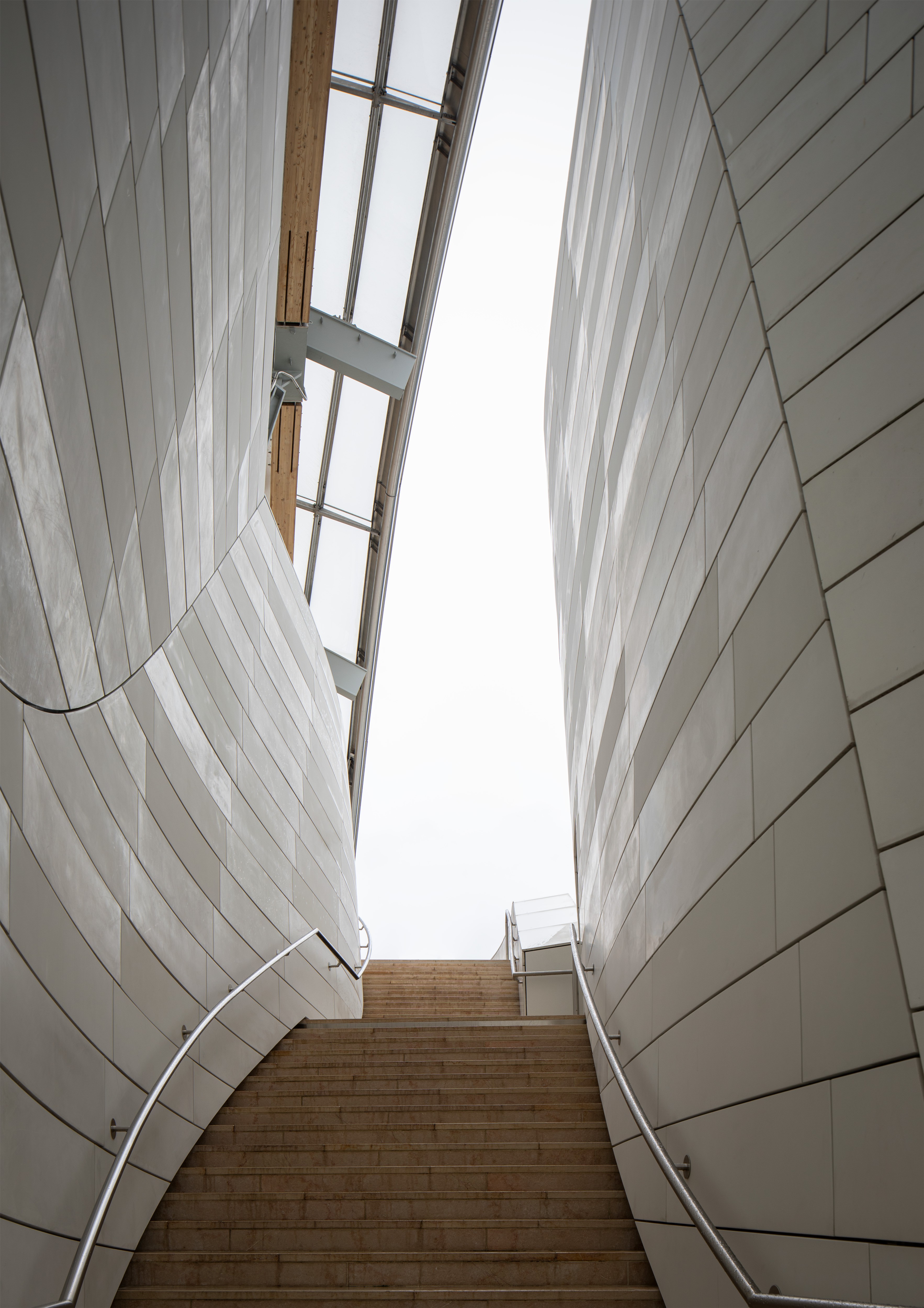 ▷ Fondation Louis Vuitton Stairs by Mark Elst, 2018, Photography