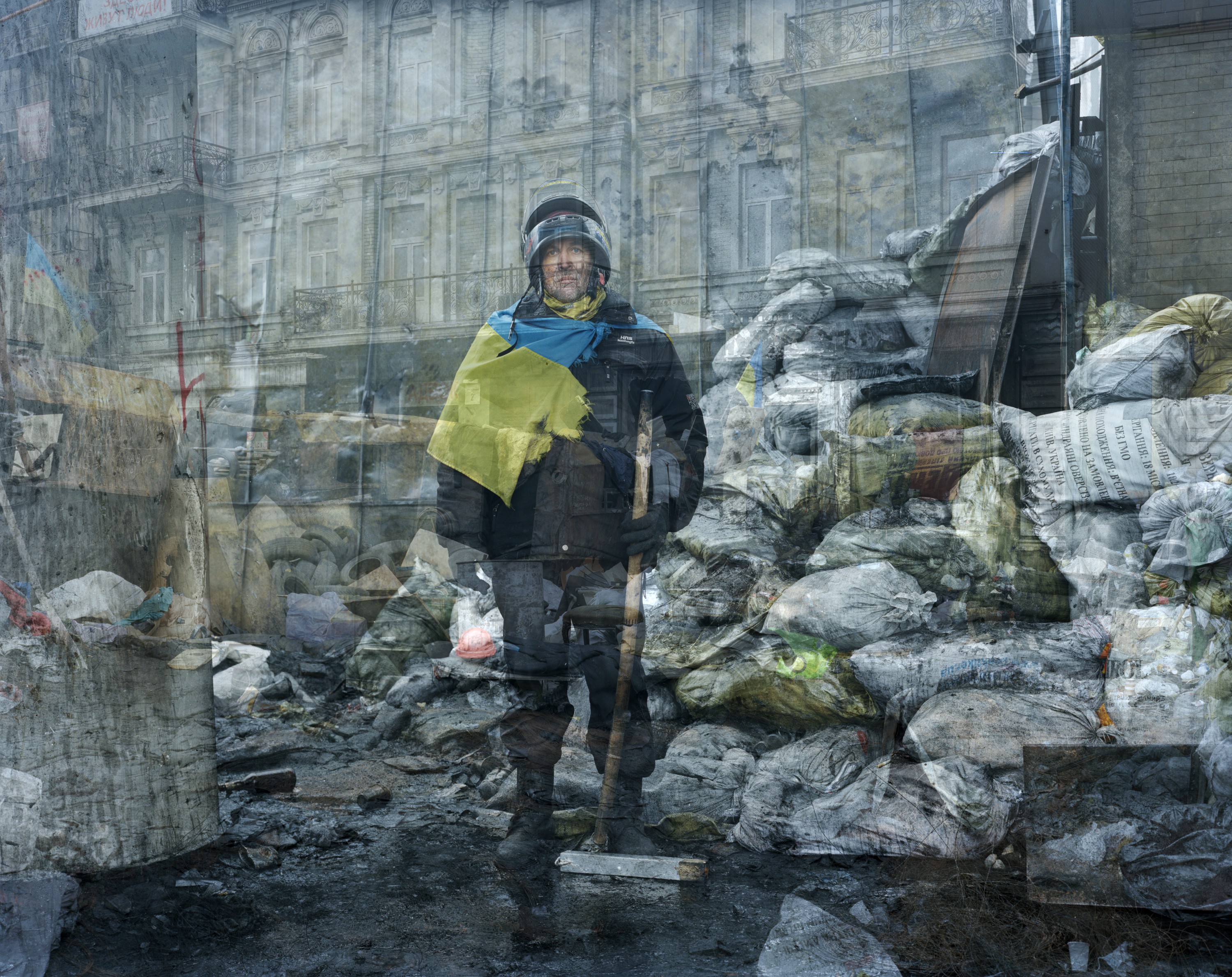Eric Bouvet, Chaos. Manifestations pro-européenne Euromaidan, 2014, Place Maidan, Kyev, Ukraine Eric Bouvet, Chaos. Manifestations pro-européenne Euromaidan, 2014, Place Maidan, Kyev, Ukraine