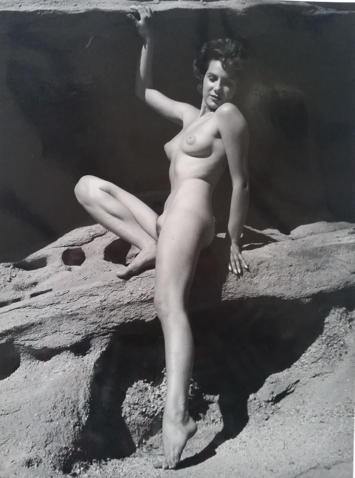 André de Dienes, Nu assise sur rocher André de Dienes, Nu assise sur rocher