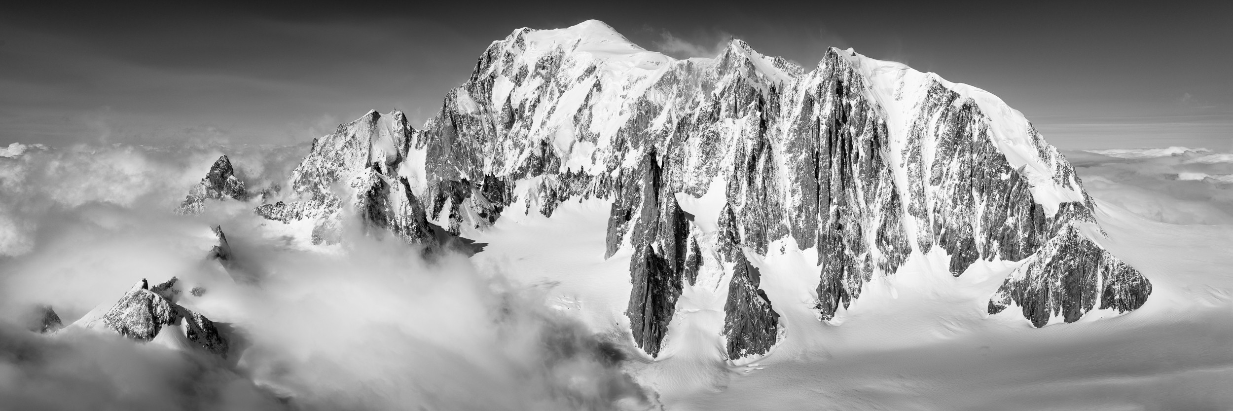Thomas Crauwels, Massif du Mont-Blanc panorama vu de l'est Thomas Crauwels, Massif du Mont-Blanc panorama vu de l'est