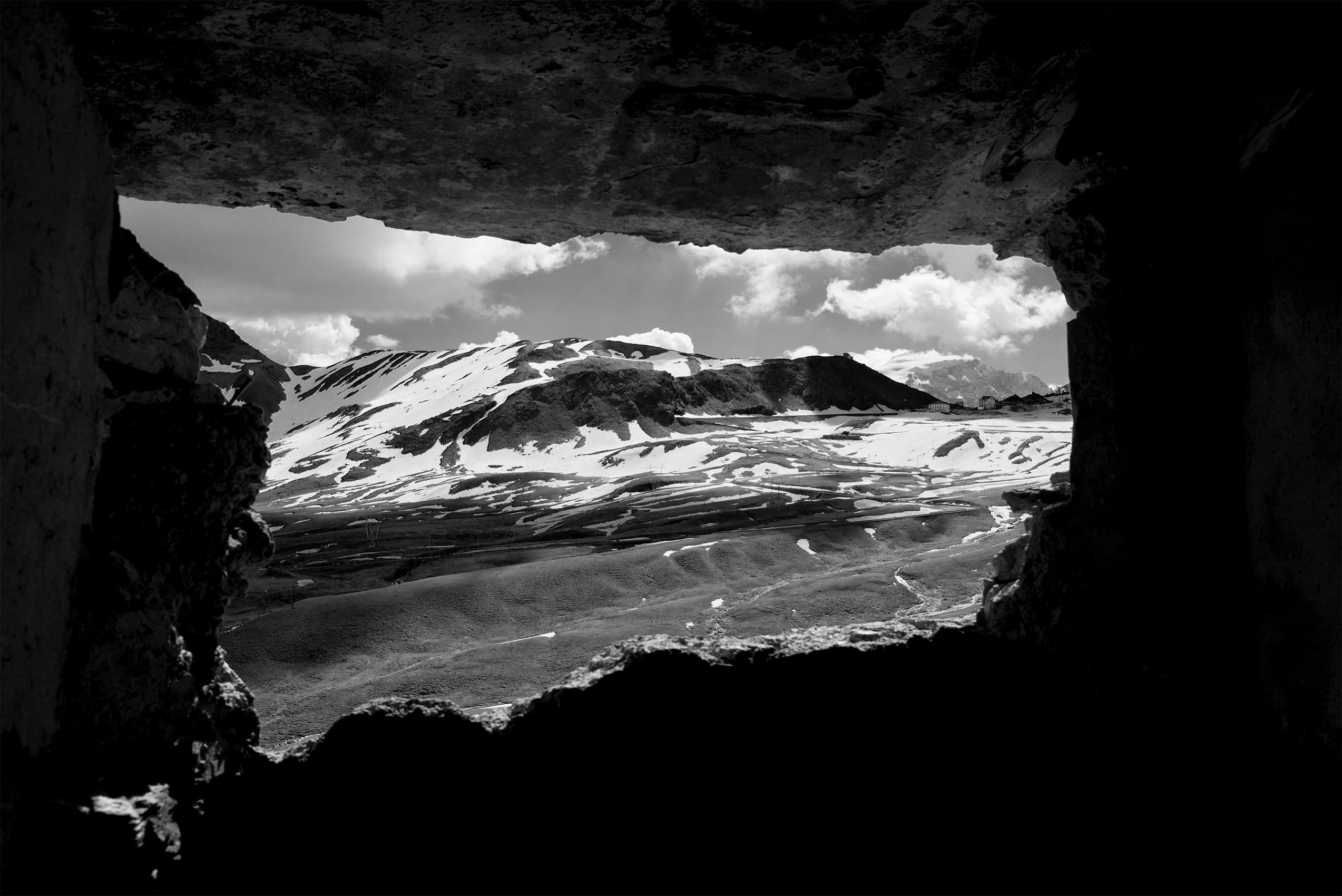 Luca Artioli, A Fatal Pass, The Window on the enemy Luca Artioli, A Fatal Pass, The Window on the enemy