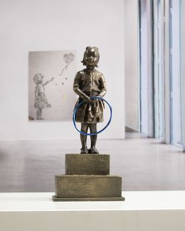 Fille au cerceau bleu, Miguel Guía