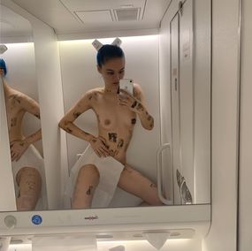 John Yuyi, Naked selfie Airplane 3 John Yuyi, Naked selfie Airplane 3