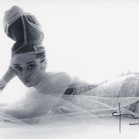 Photographie, Audrey Hepburn Laying Down, Bert Stern
