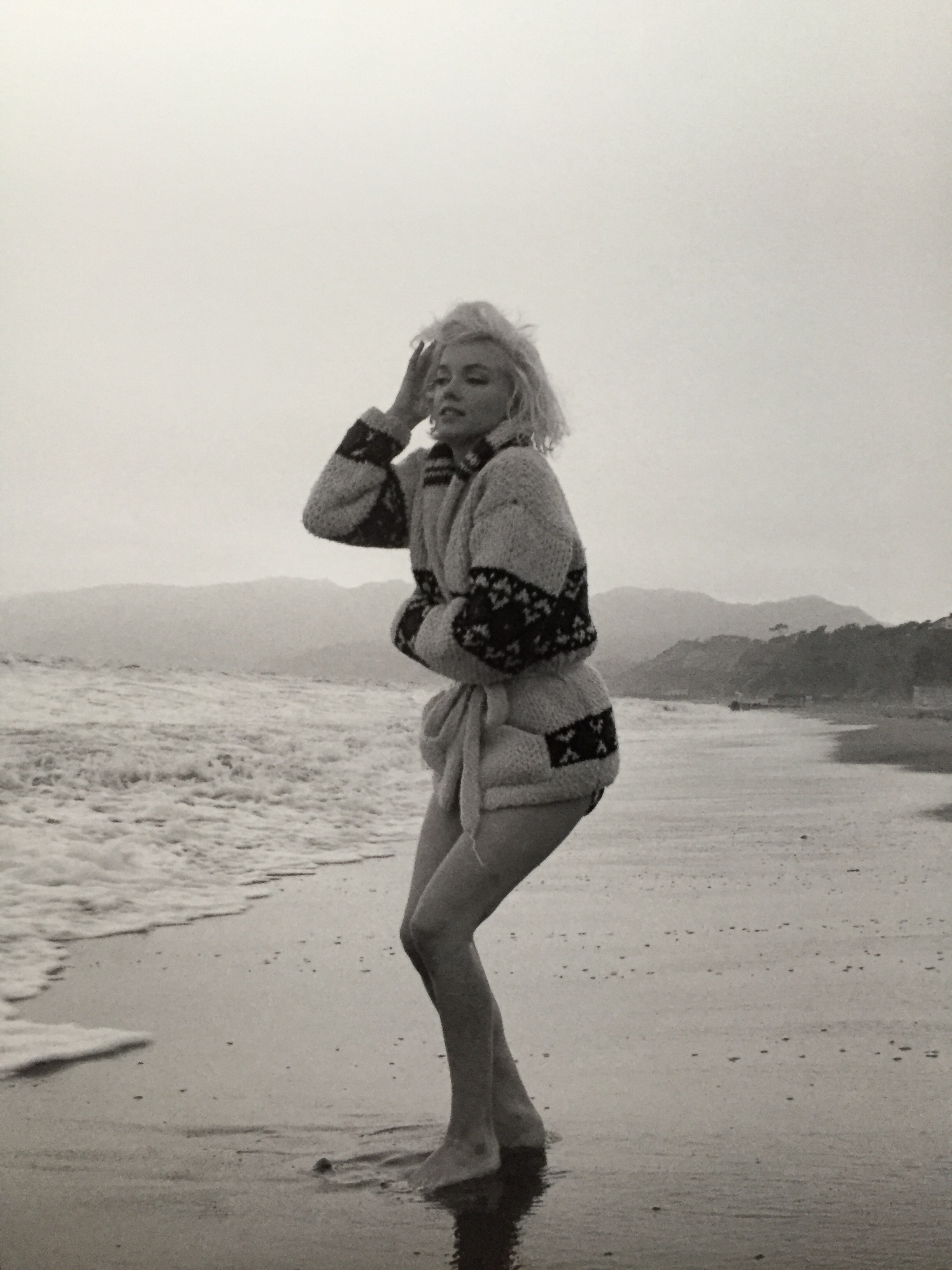 George Barris, Marilyn. Chilly wind. Malibu (1962) George Barris, Marilyn. Chilly wind. Malibu (1962)