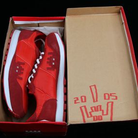 Diseño, 1 Point Shoes Red Signed, Invader