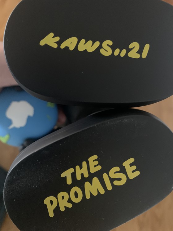 ▷ The Promise Black by Kaws, 2022 | Design | Artsper (1700082)