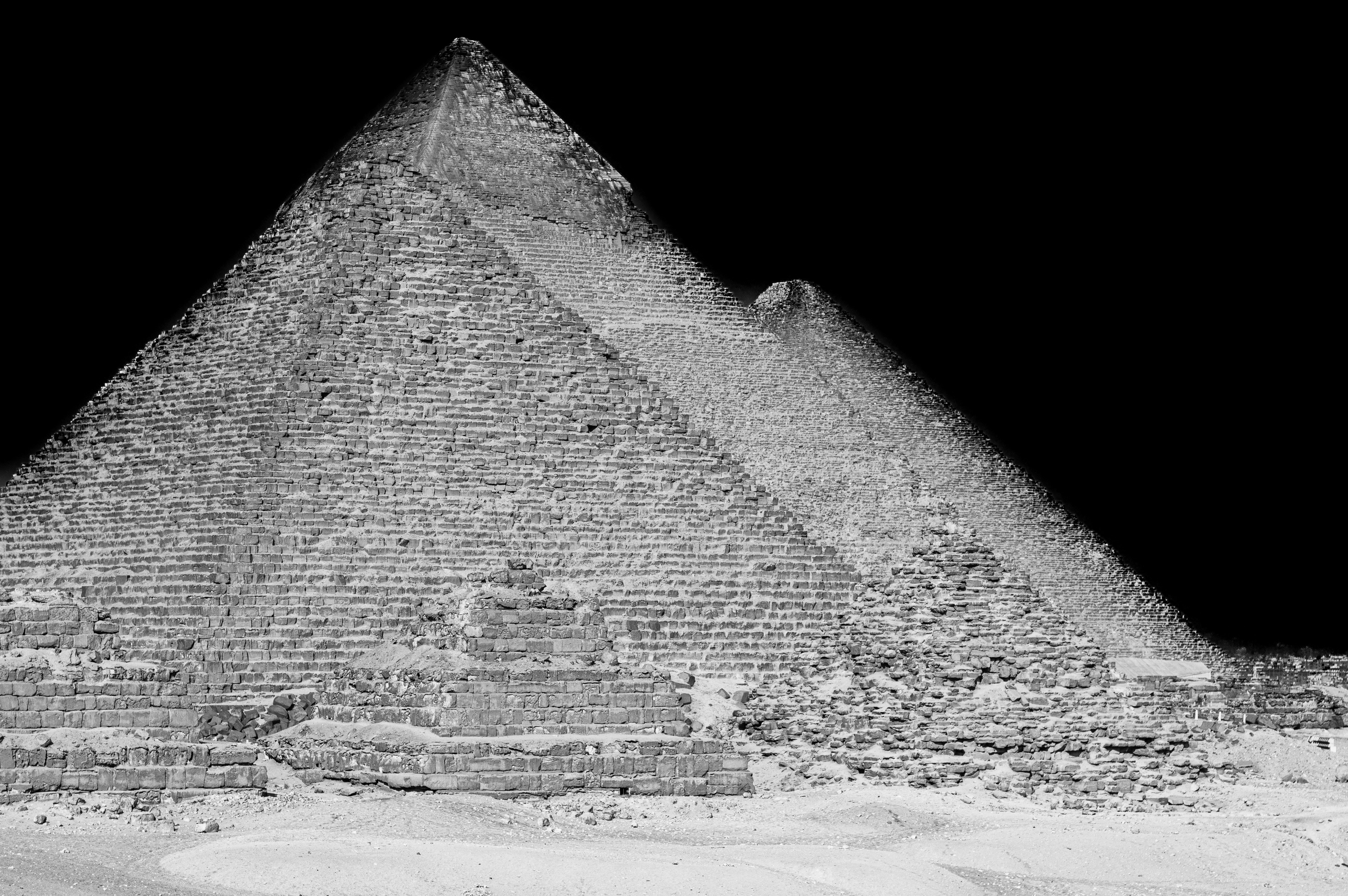 Guilhem Ribart, Black pyramids Guilhem Ribart, Black pyramids