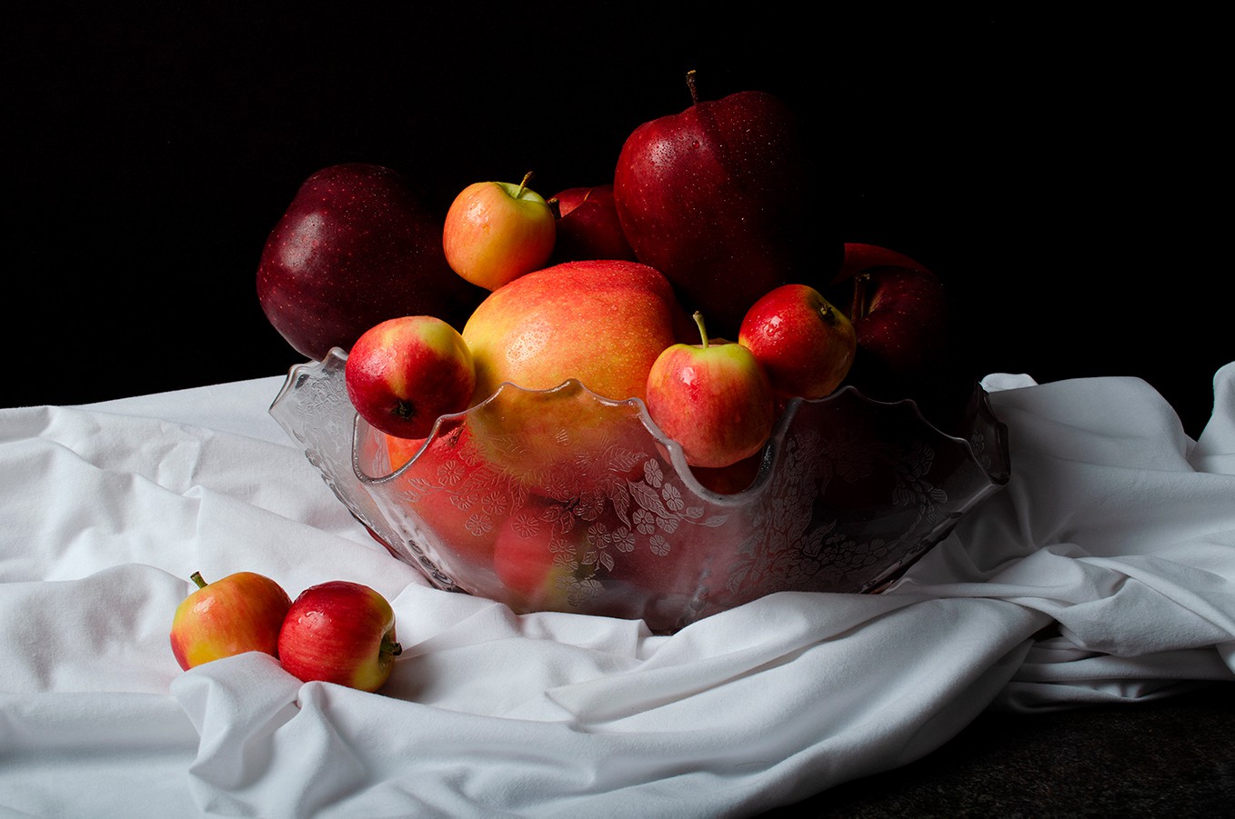 Dora Franco, Manzanas II. From The bodegon series Dora Franco, Manzanas II. From The bodegon series