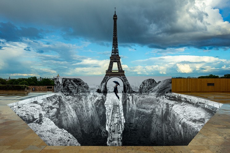 JR, Les falaises du Trocadéro 18 mai 2021 19h58 JR, Les falaises du Trocadéro 18 mai 2021 19h58
