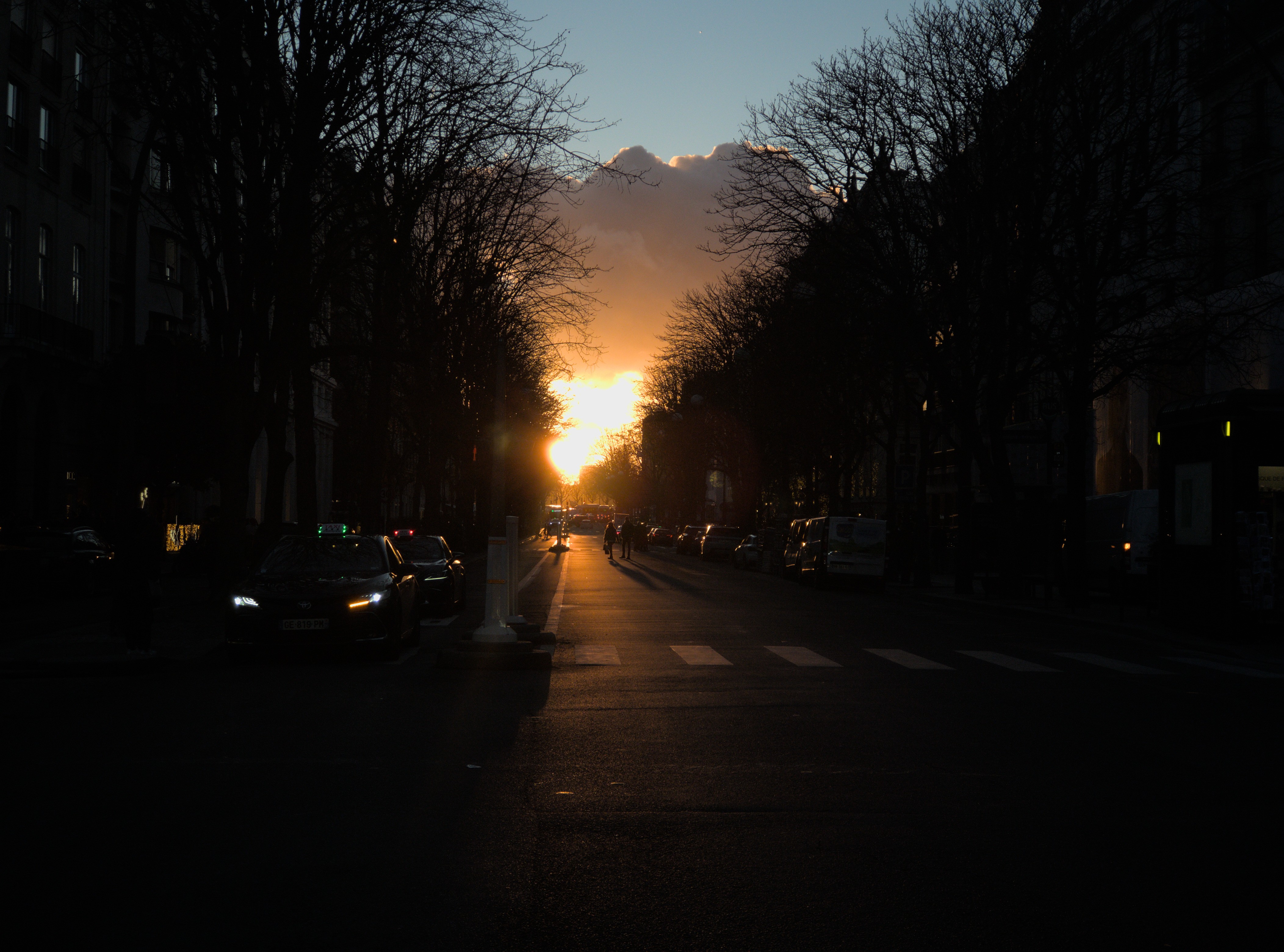 FAG, La pénombre de l'avenue Montaigne FAG, La pénombre de l'avenue Montaigne