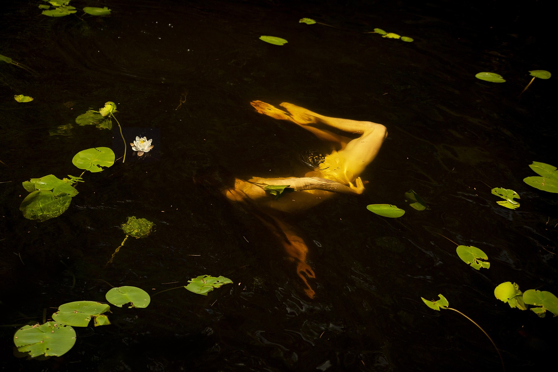 Ricky Cohete, Pond. Color figurative photograph Ricky Cohete, Pond. Color figurative photograph