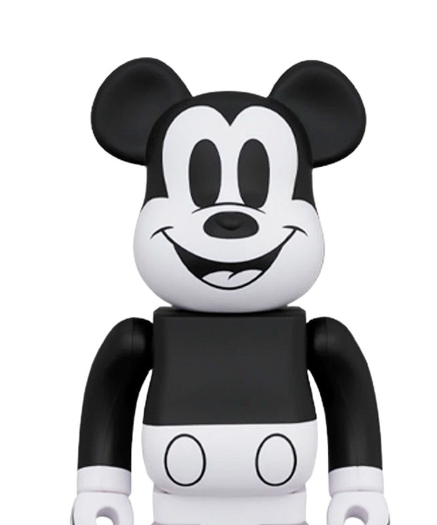 ▷ 100%/400% Bearbrick Mickey Mouse (B&W Ver.) by Bearbrick, 2021