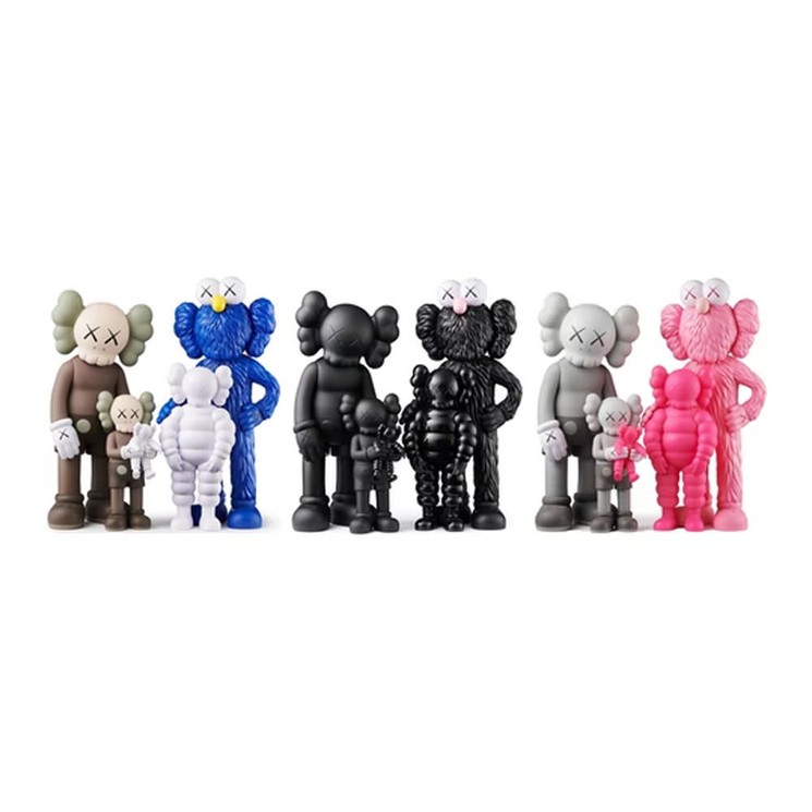 ▷ Kaws Family complete set of 3 works (Kaws Family companion) by ...