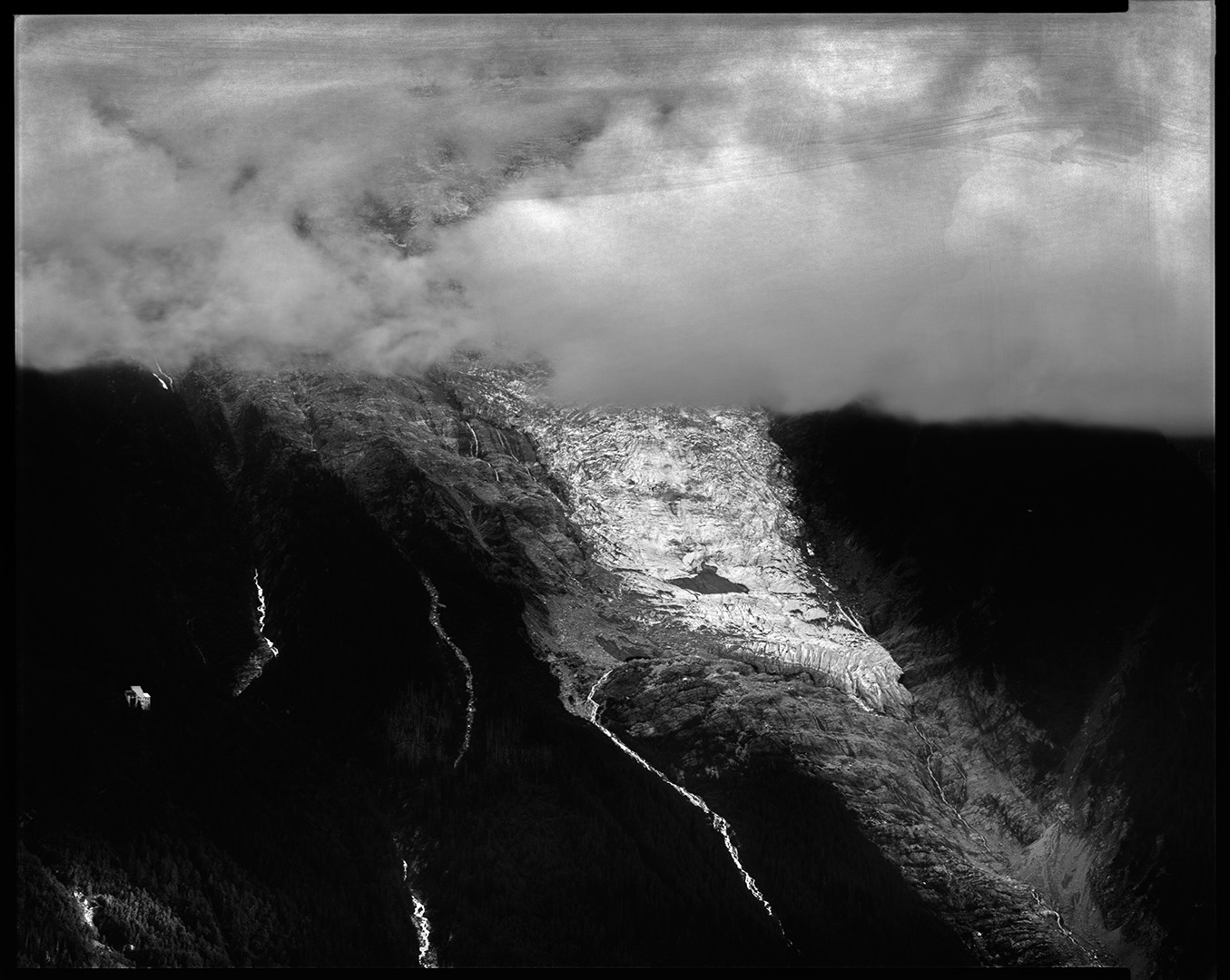 Eric Bouvet, Glacier des Bossons sous nuages Eric Bouvet, Glacier des Bossons sous nuages