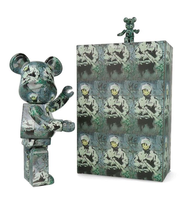 ▷ 100%/400% Bearbrick Riot Cop by Bearbrick, 2021 | Design | Artsper