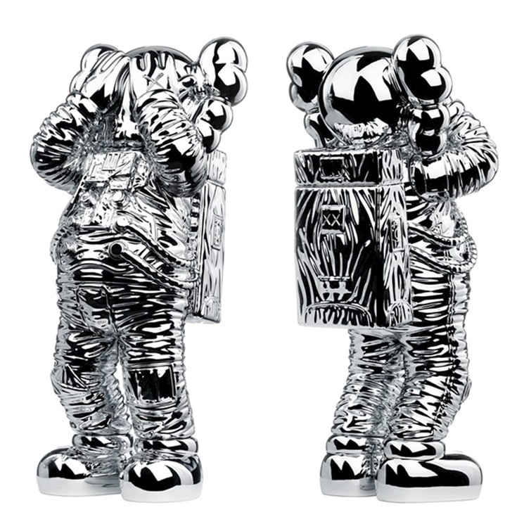その他 KAWS HOLIDAY SPACE SILVER KAWS Holiday Space Figure Silver - US