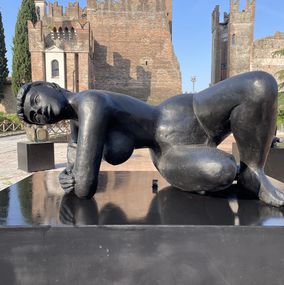 Sculpture, Femme chiffonnée monumentale (bronze), Antoniucci Volti