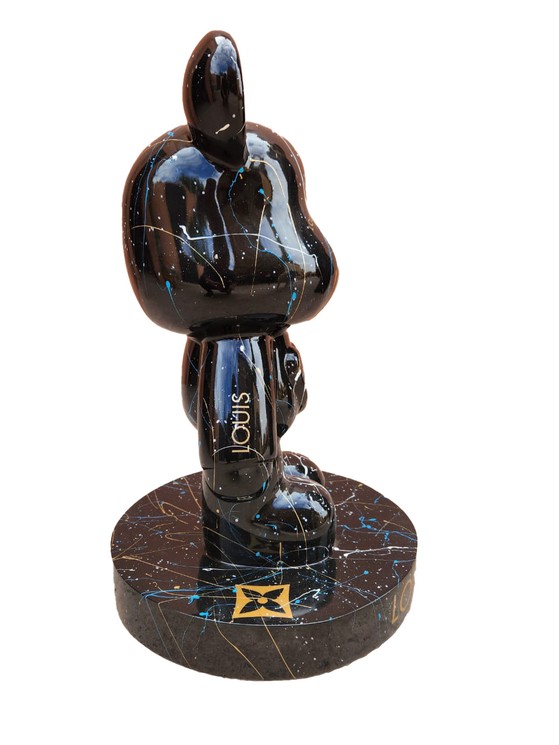 ▷ Bearbrick-LV by Shkoon Art, 2023, Sculpture