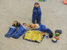 Skulpturen, Family of eight – blue sleeping bags, Karine Giboulo