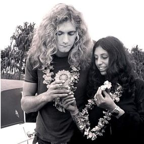 Photographie, Robert Plant gets Lai'd, Honolulu Airport, Robert Knight