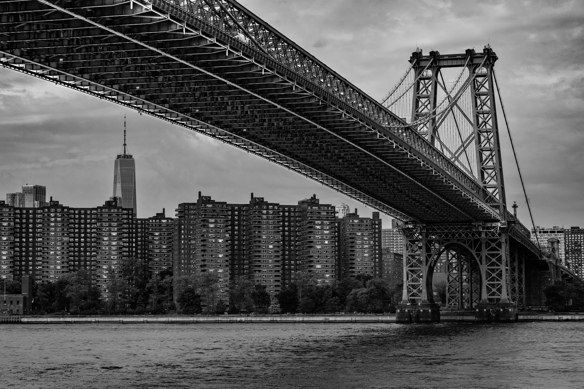 Gauthier Bouret, Williamsburg: Monochrome of the urban soul II Gauthier Bouret, Williamsburg: Monochrome of the urban soul II